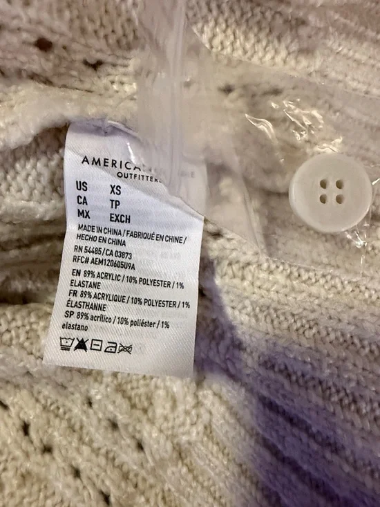 American Eagle Outfitters Cream Cable V-Neck Button Cardigan - Picture 4 of 4